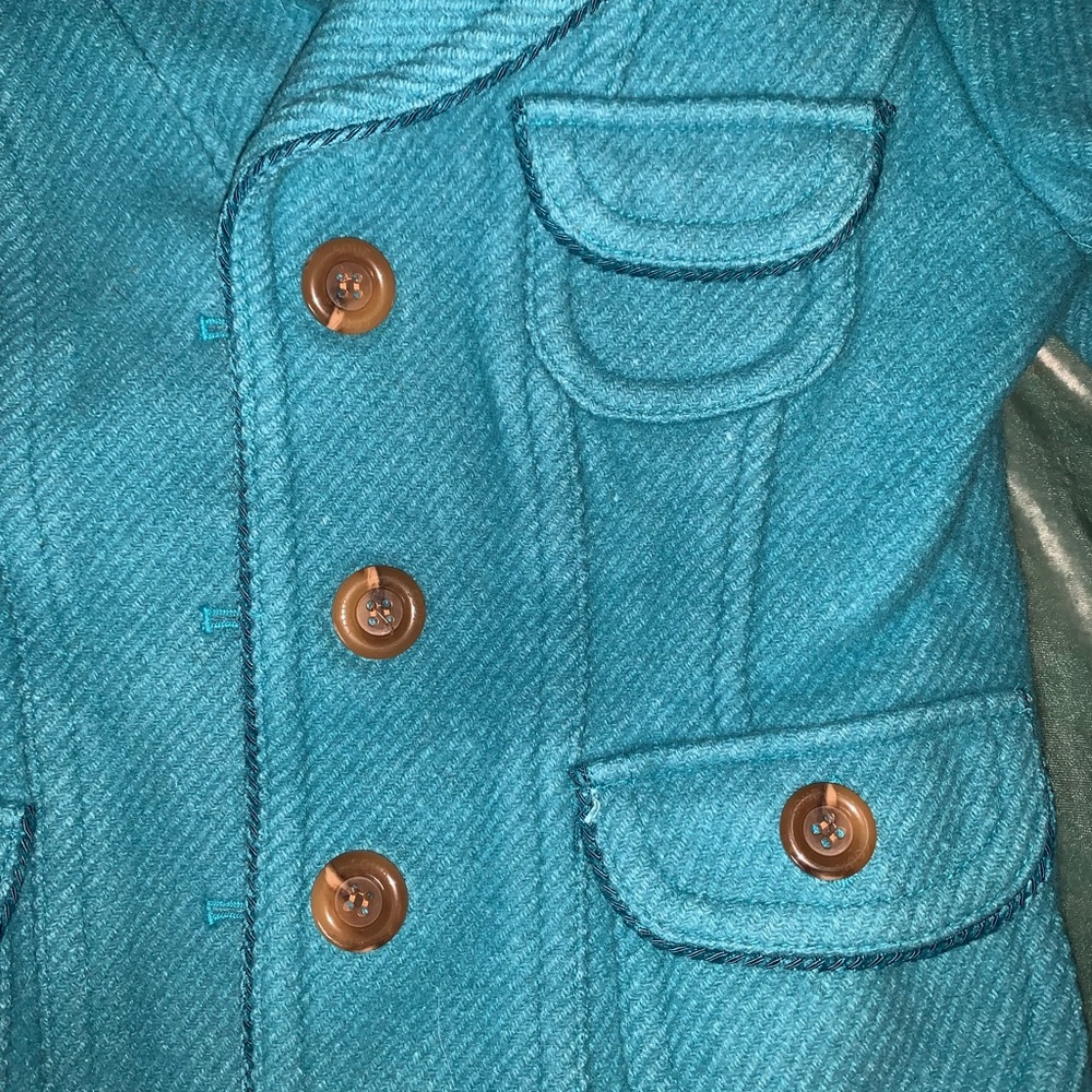 Chic Turquoise Button-Up Blazer - Picture 5 of 10